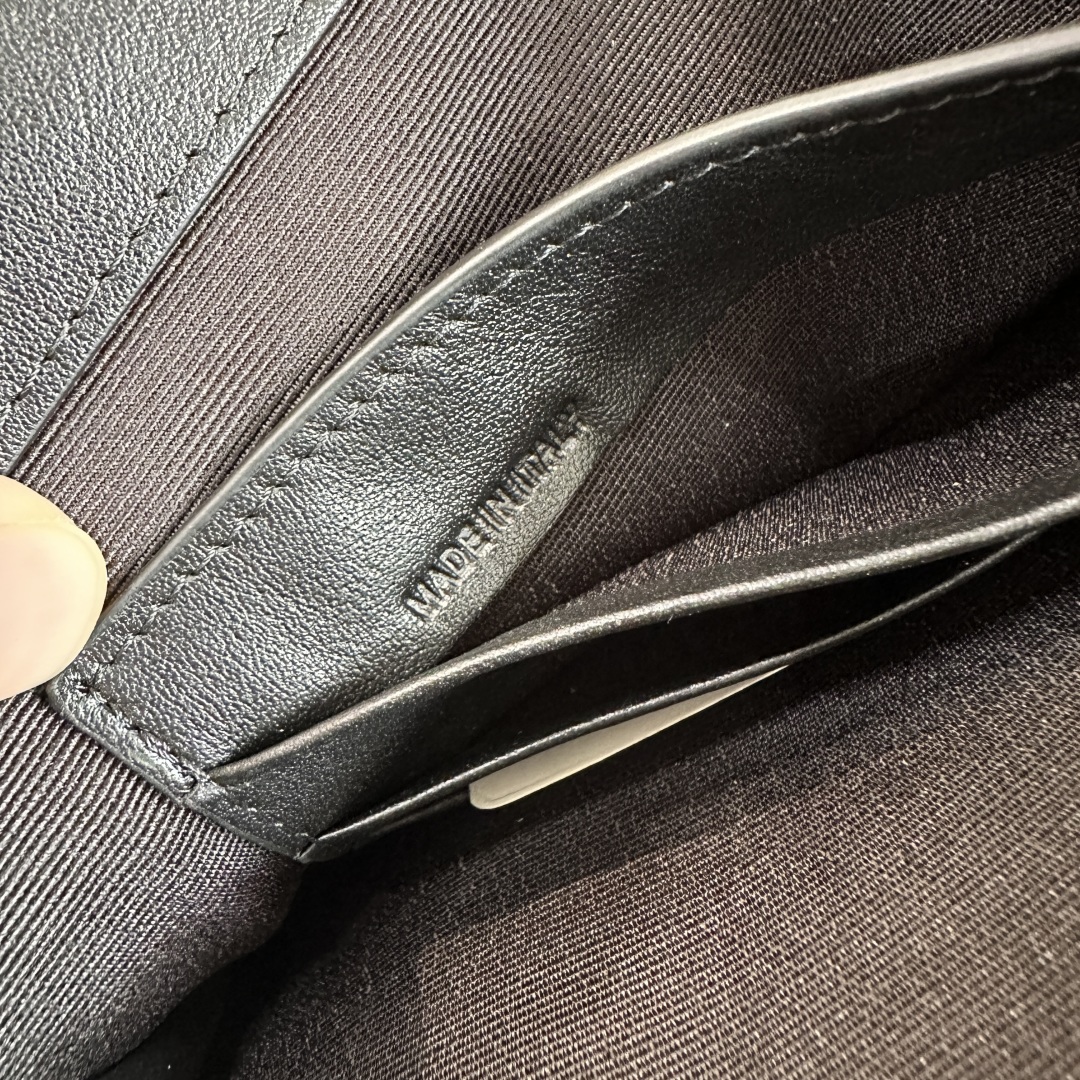 BURBERRY  02349