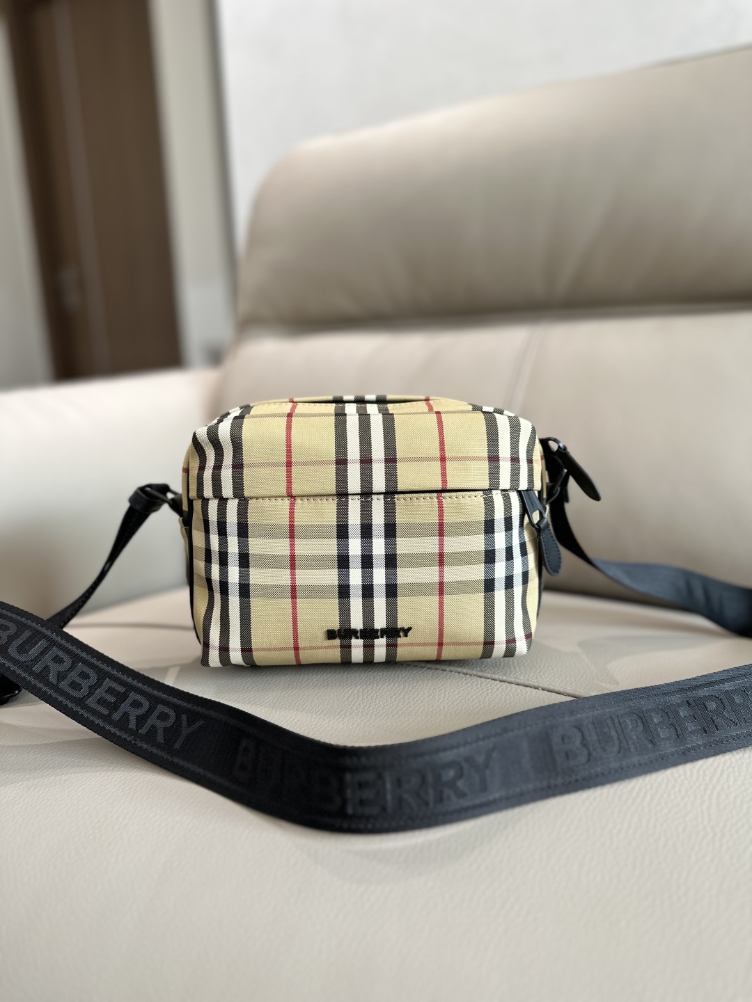 Burberry Shoulder Bag 8069760 ML PADDY N YYN Men's ARCHIVE BEIGE [Paralle