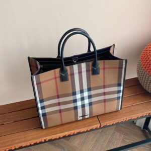 Burberry 02359