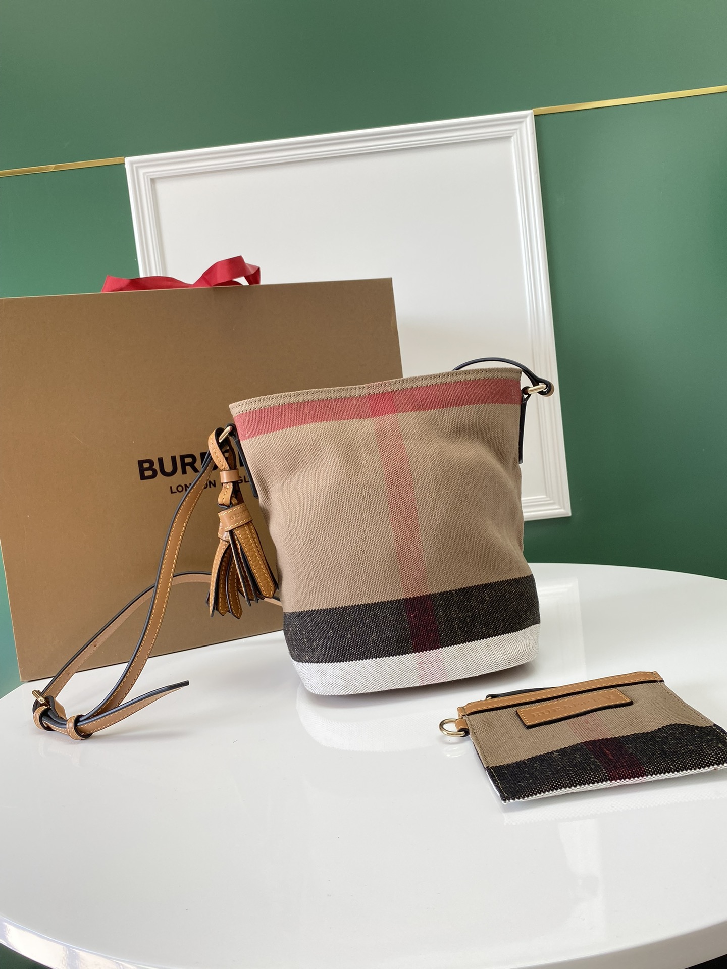 Burberry Mini Ashby Bucket Bag – Brown Bucket Bags, Handba Burberry 02376