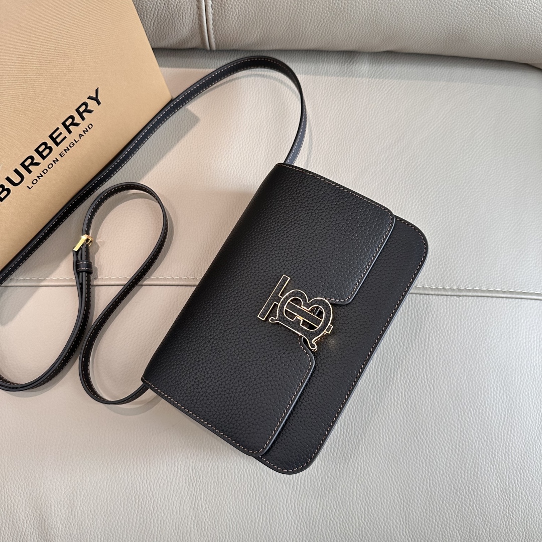 Burberry 02446