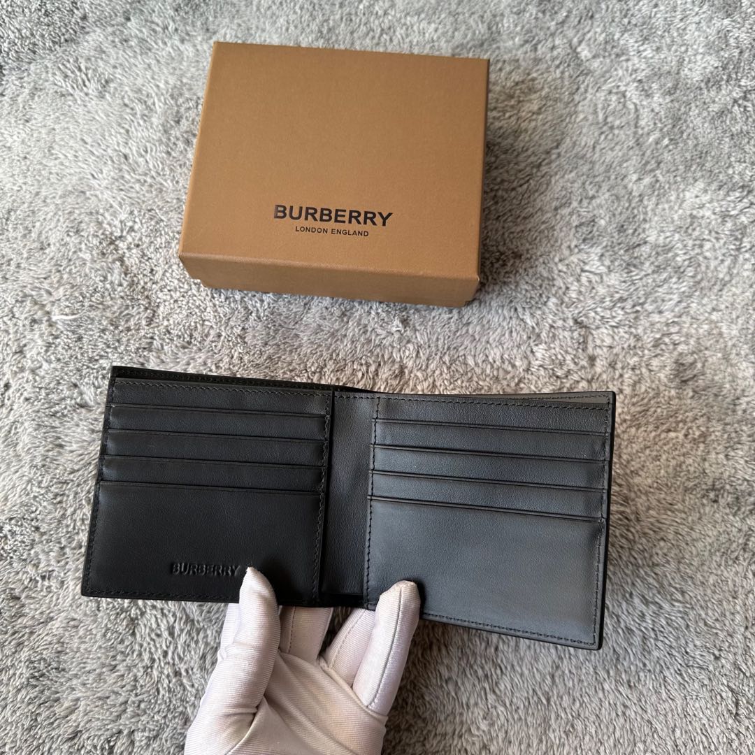 Burberry 02489