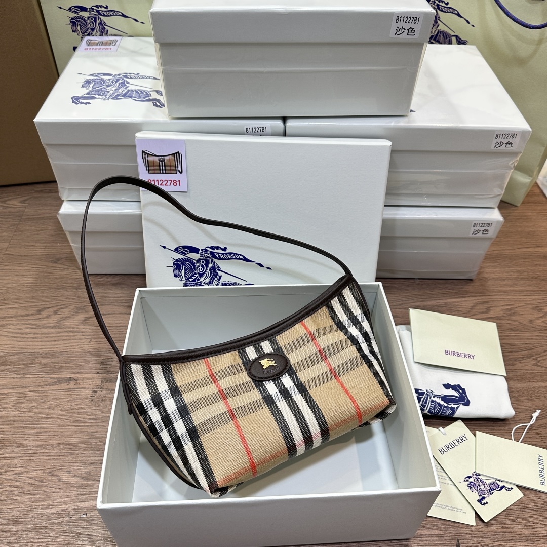 BURBERRY Beige Shoulder bag ‘Highlands’ Burberry