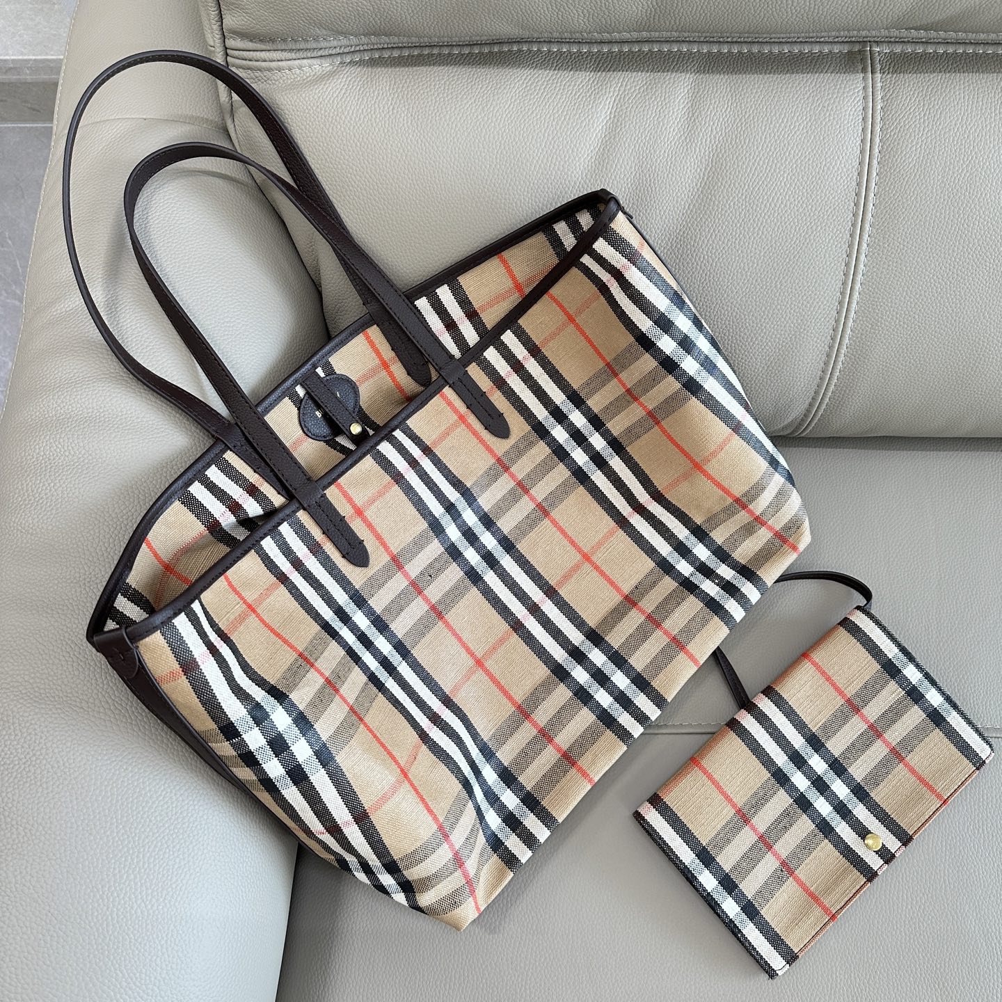 BURBERRY  02499
