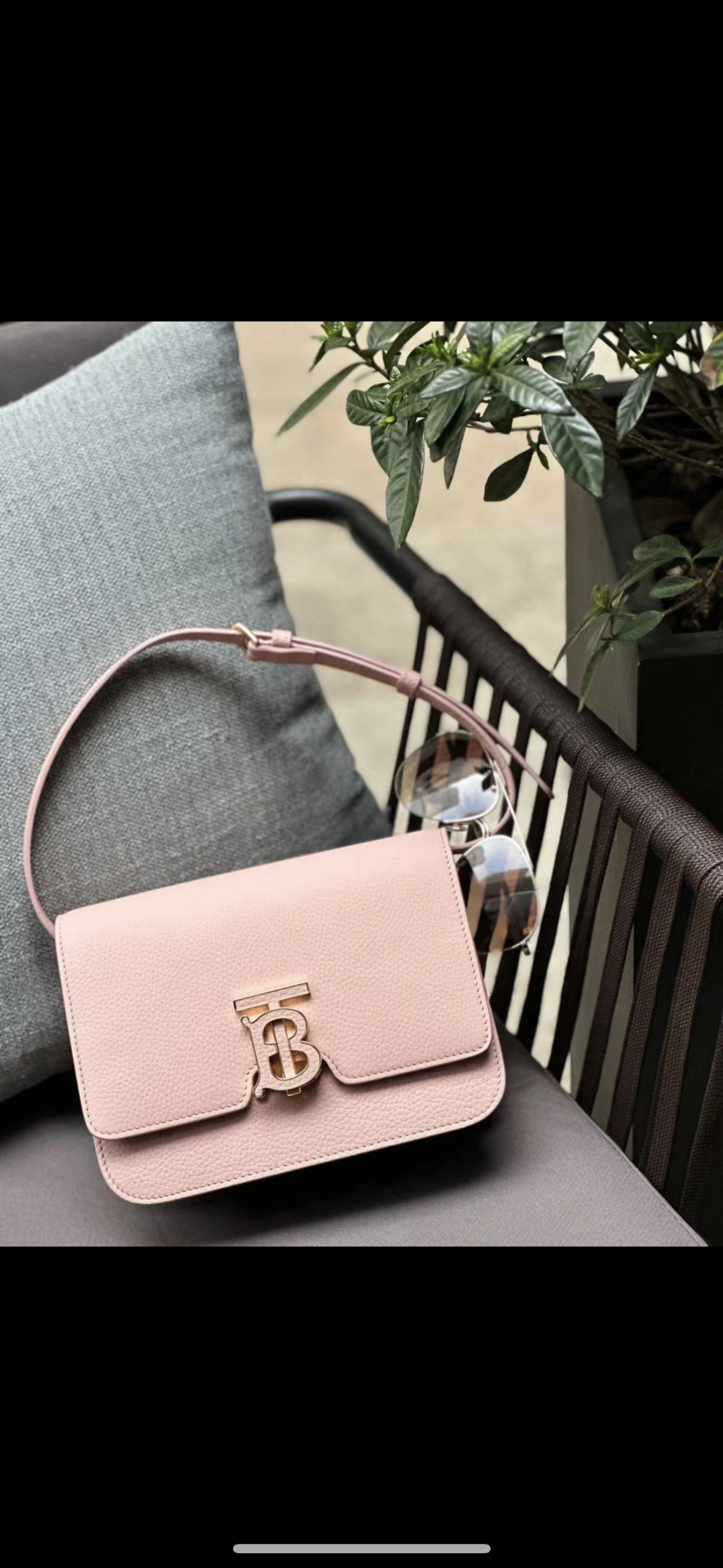 Burberry TB logo-plaque Calf Leather Shoulder Bag | Pink