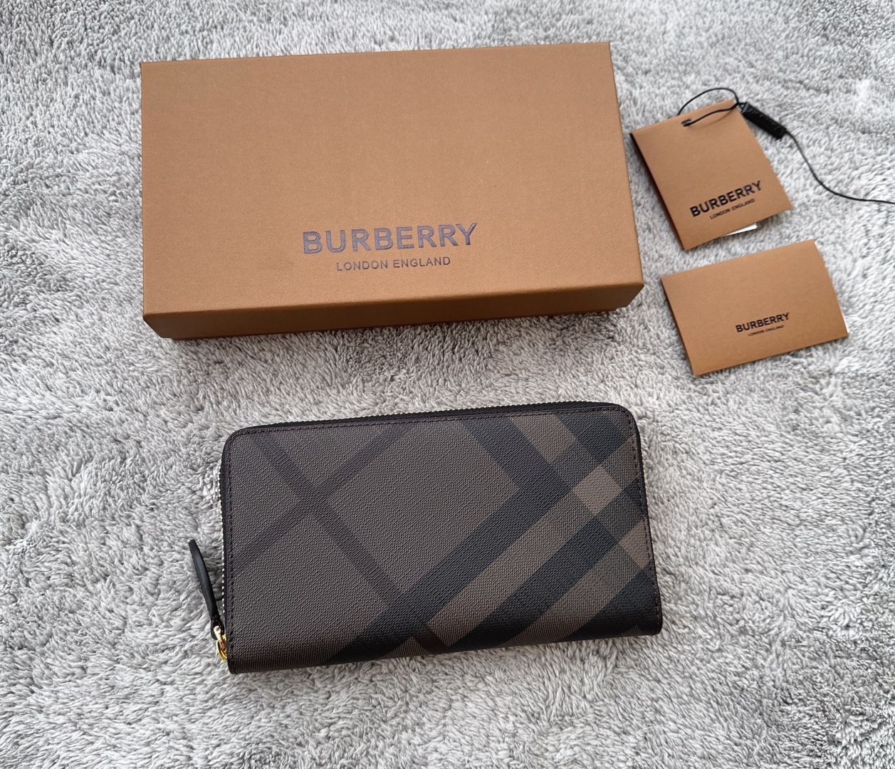 Burberry Chocolate/Black London Check Canvas Zip Burberry 02559