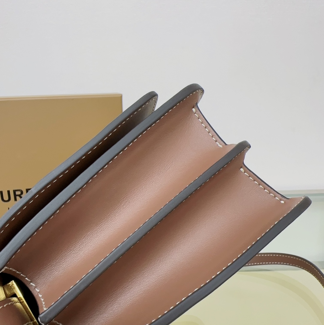 Burberry 02619
