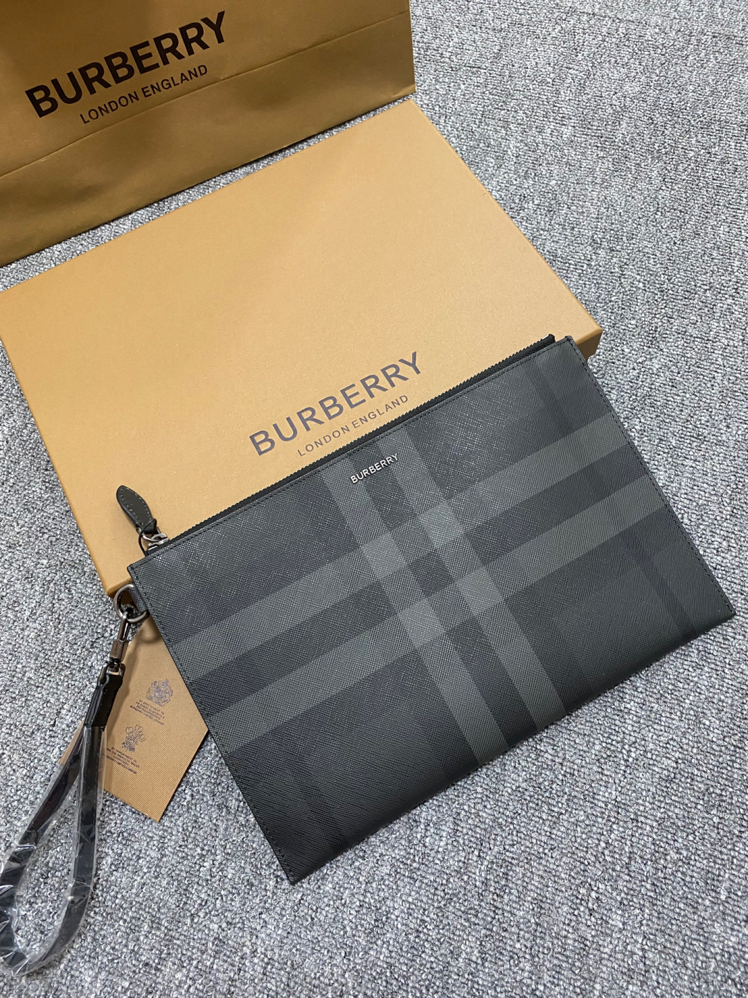 Burberry Edin Charcoal Zip Strap Clutch 30×21 135274477