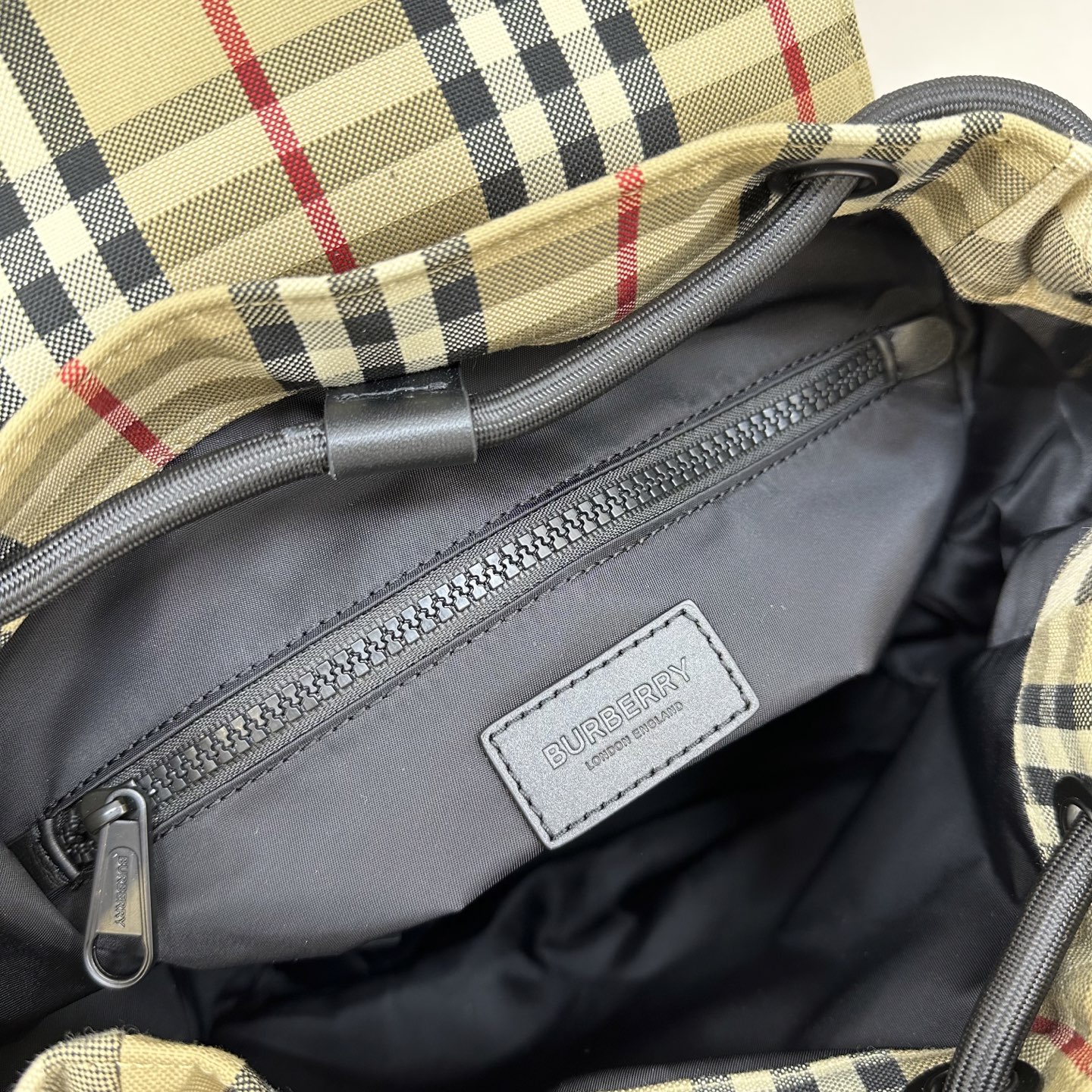 BURBERRY  02687