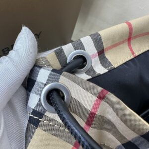 BURBERRY  02719