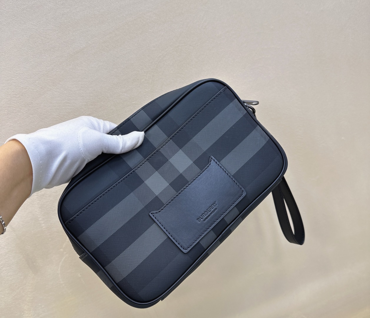 Burberry – Checked Coated-Canvas Pouch Burberry blue