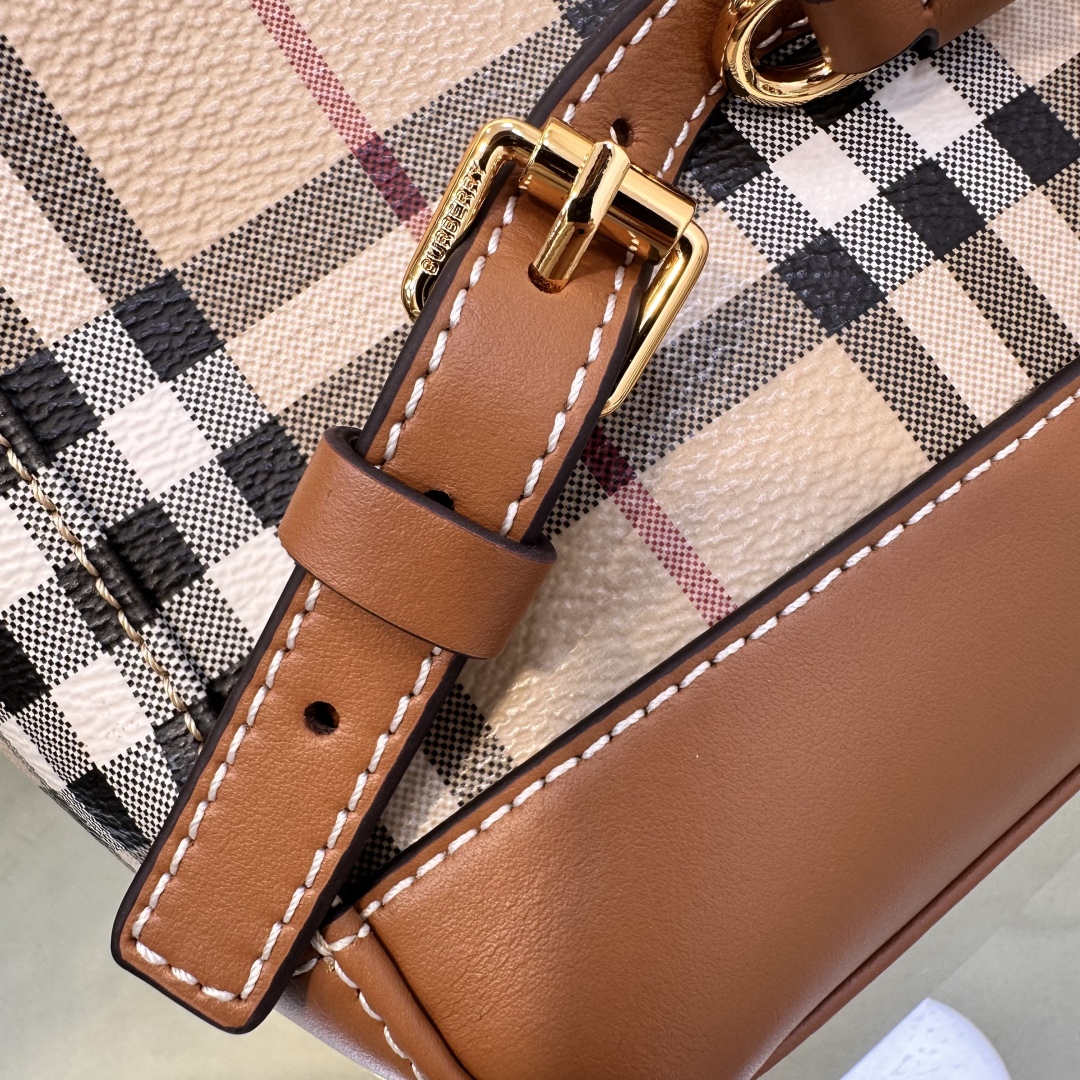 Burberry 02759