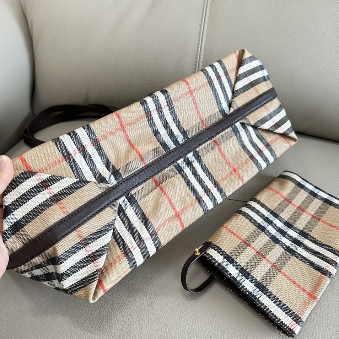 BURBERRY  02948