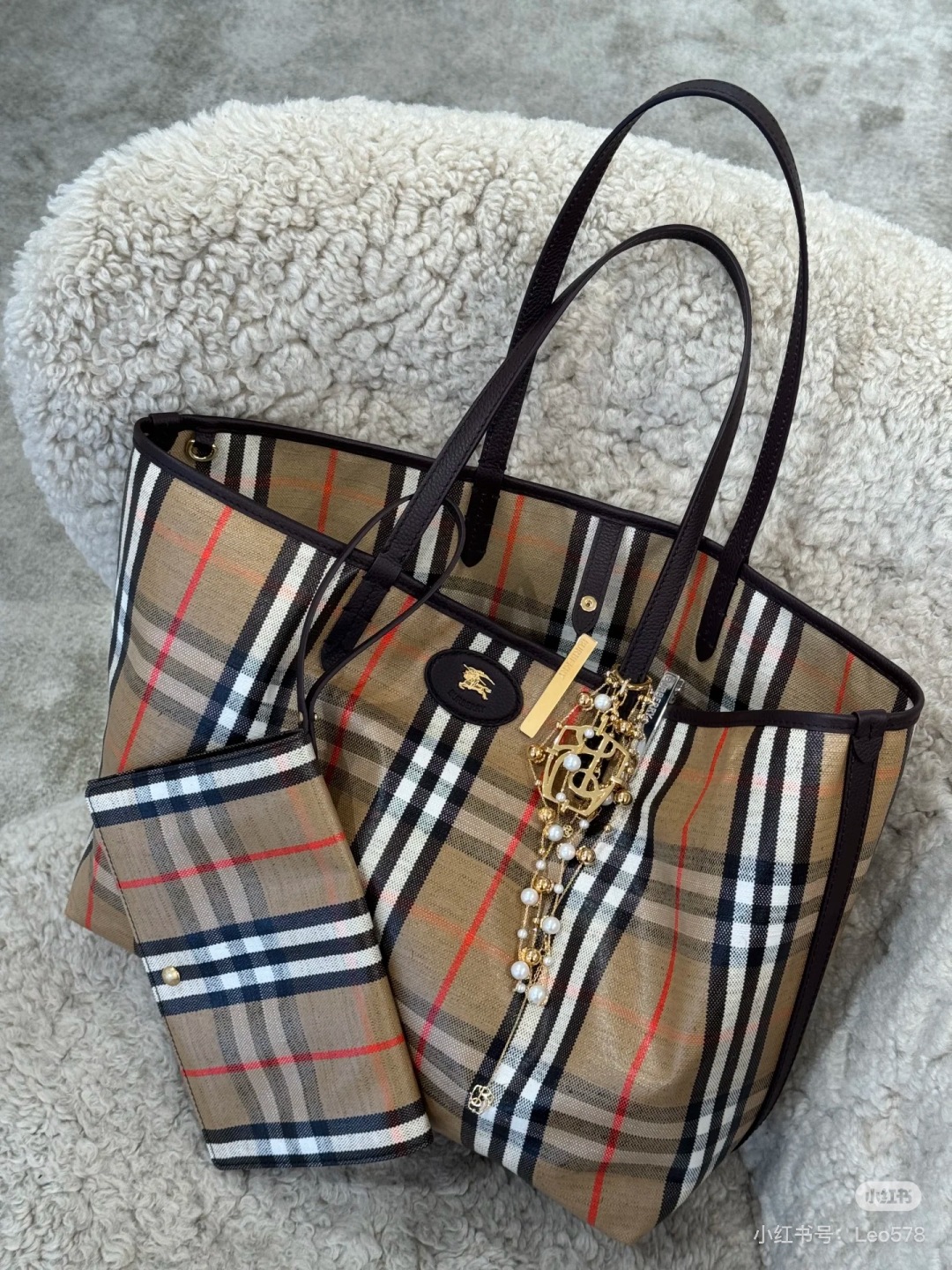 Burberry Canterbury Tote Bag in Brown