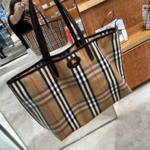 BURBERRY  02989