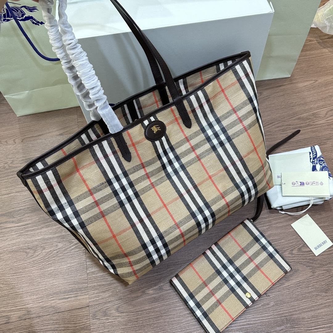 Burberry Medium Highlands Tote in Sand – Women, Cotton, Linen |BURBERRY  03068