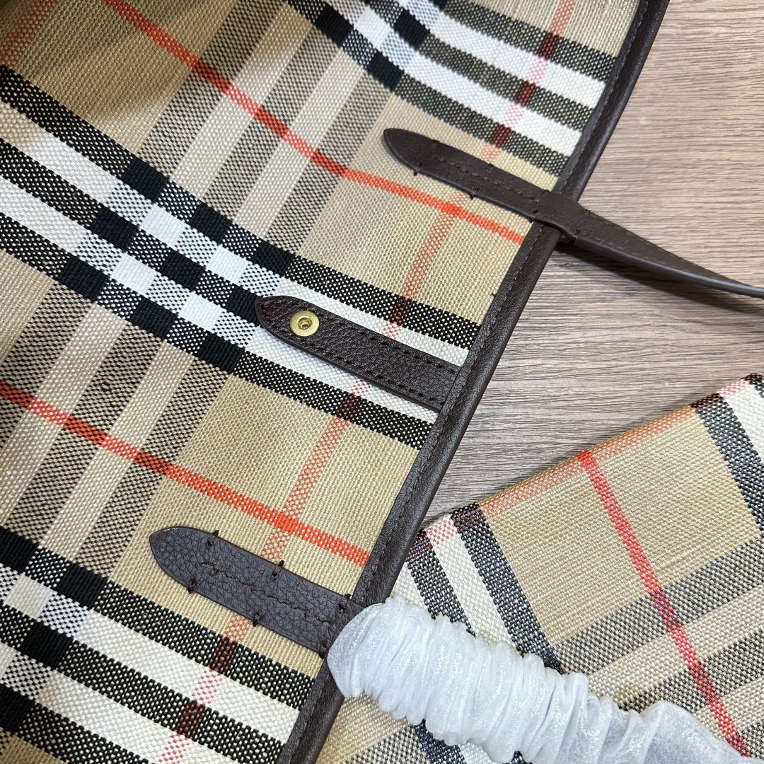 BURBERRY  03099