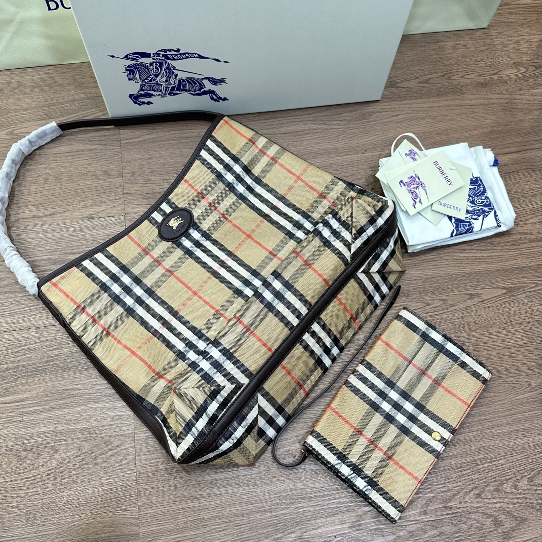 BURBERRY  03388