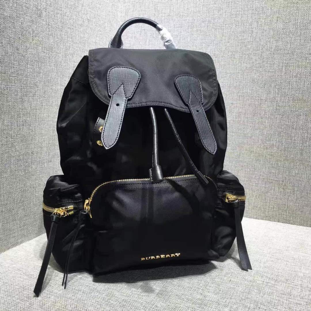 BURBERRY  036210
