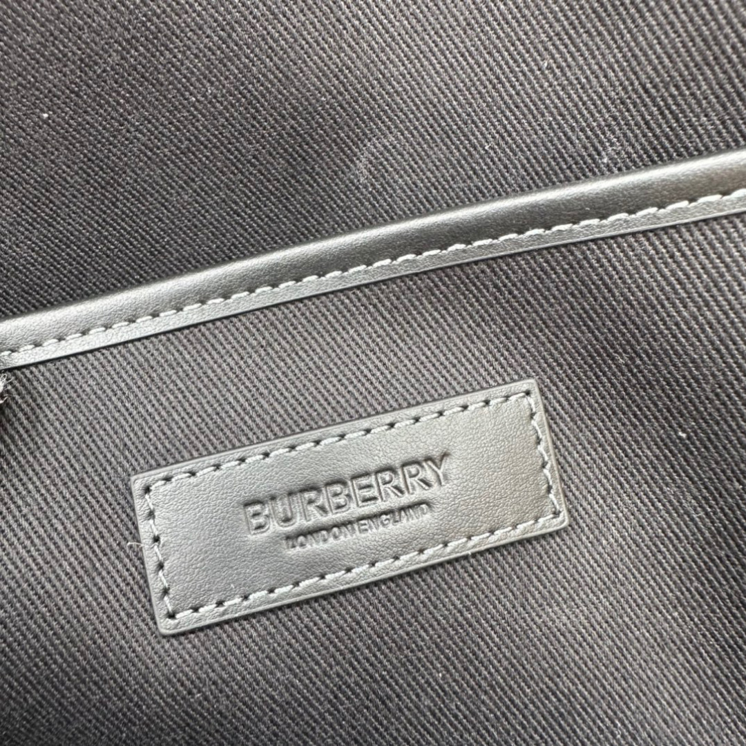 BURBERRY  03709