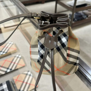 BURBERRY  03789