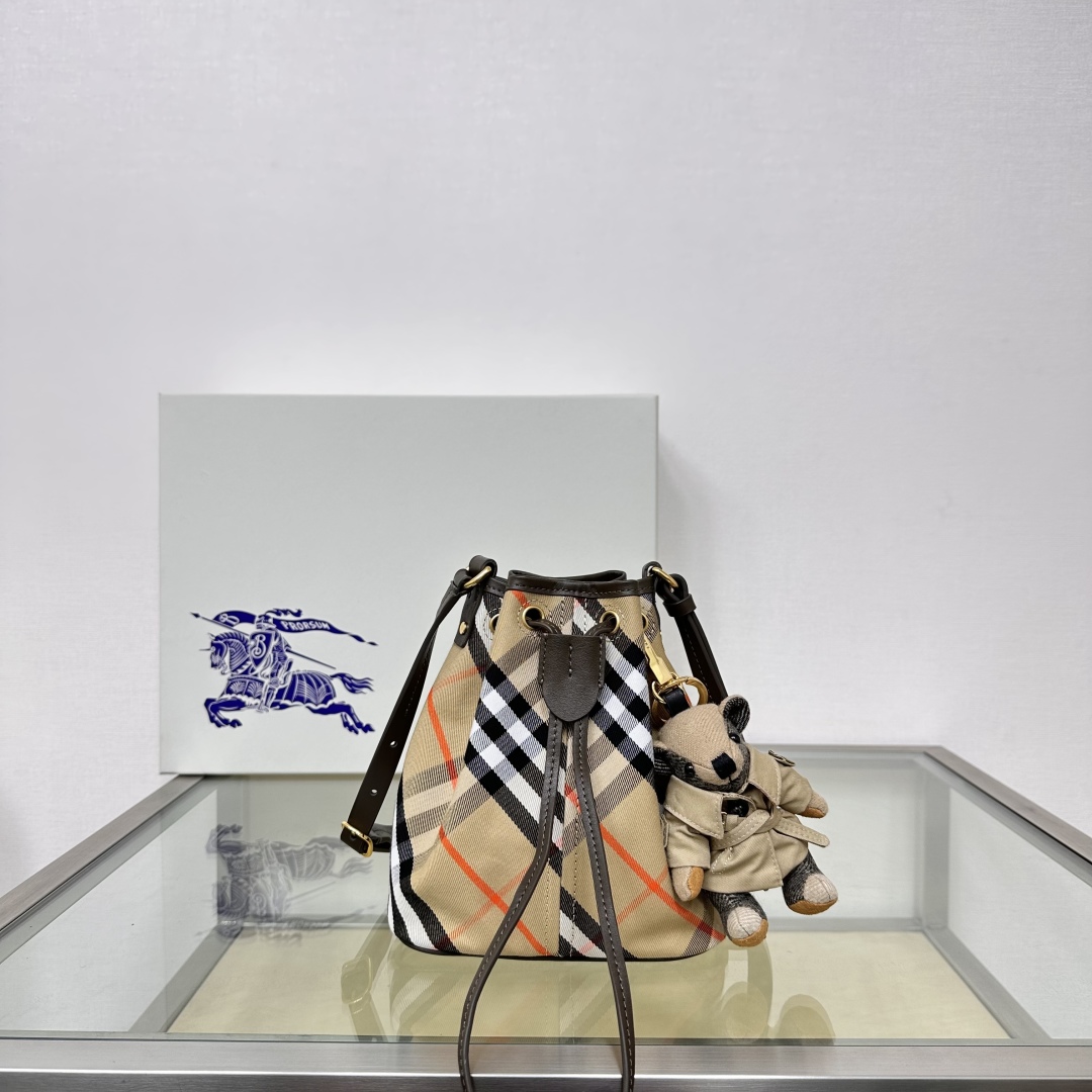 Burberry Checked Women’s Drawstring Bucket Bag BURBERRY  04179