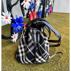 BURBERRY  04349