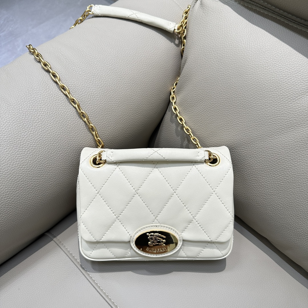 BURBERRY  04469