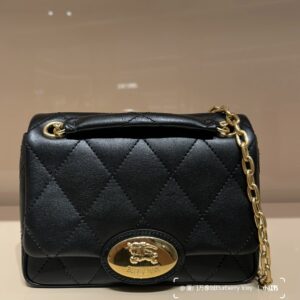 BURBERRY  04629