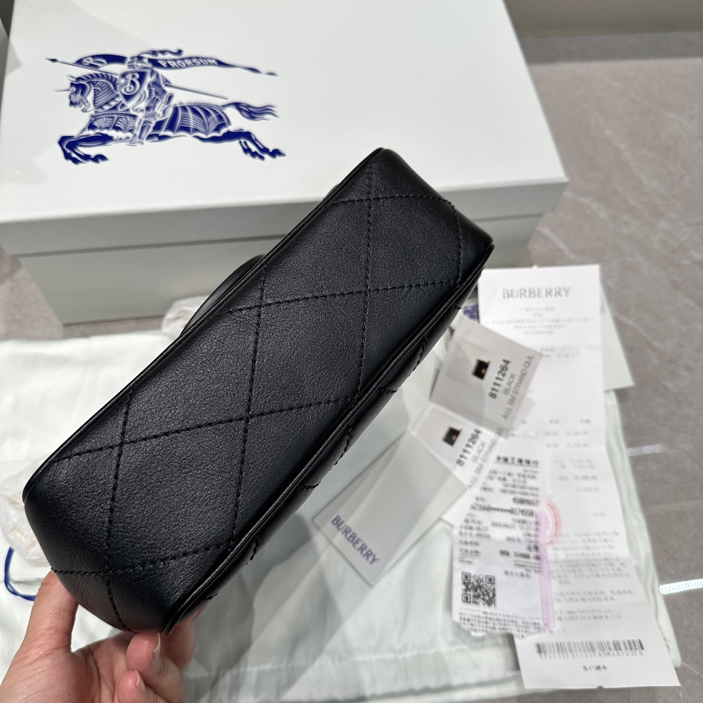 BURBERRY  04669