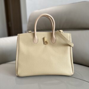 BURBERRY  04689