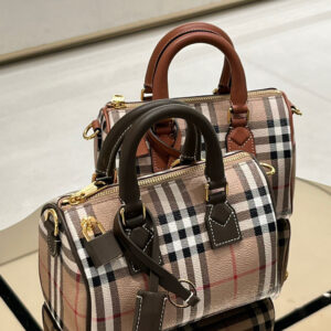 BURBERRY  048311