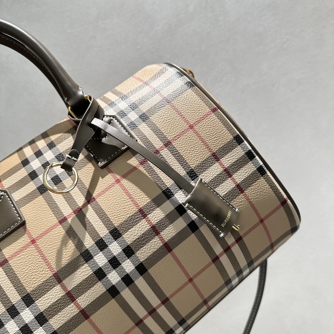 BURBERRY  04901
