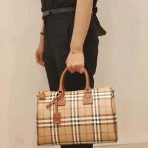 BURBERRY  04979