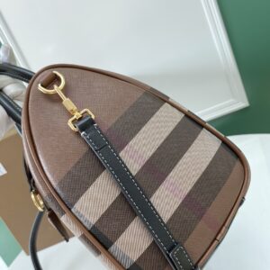 BURBERRY  04989