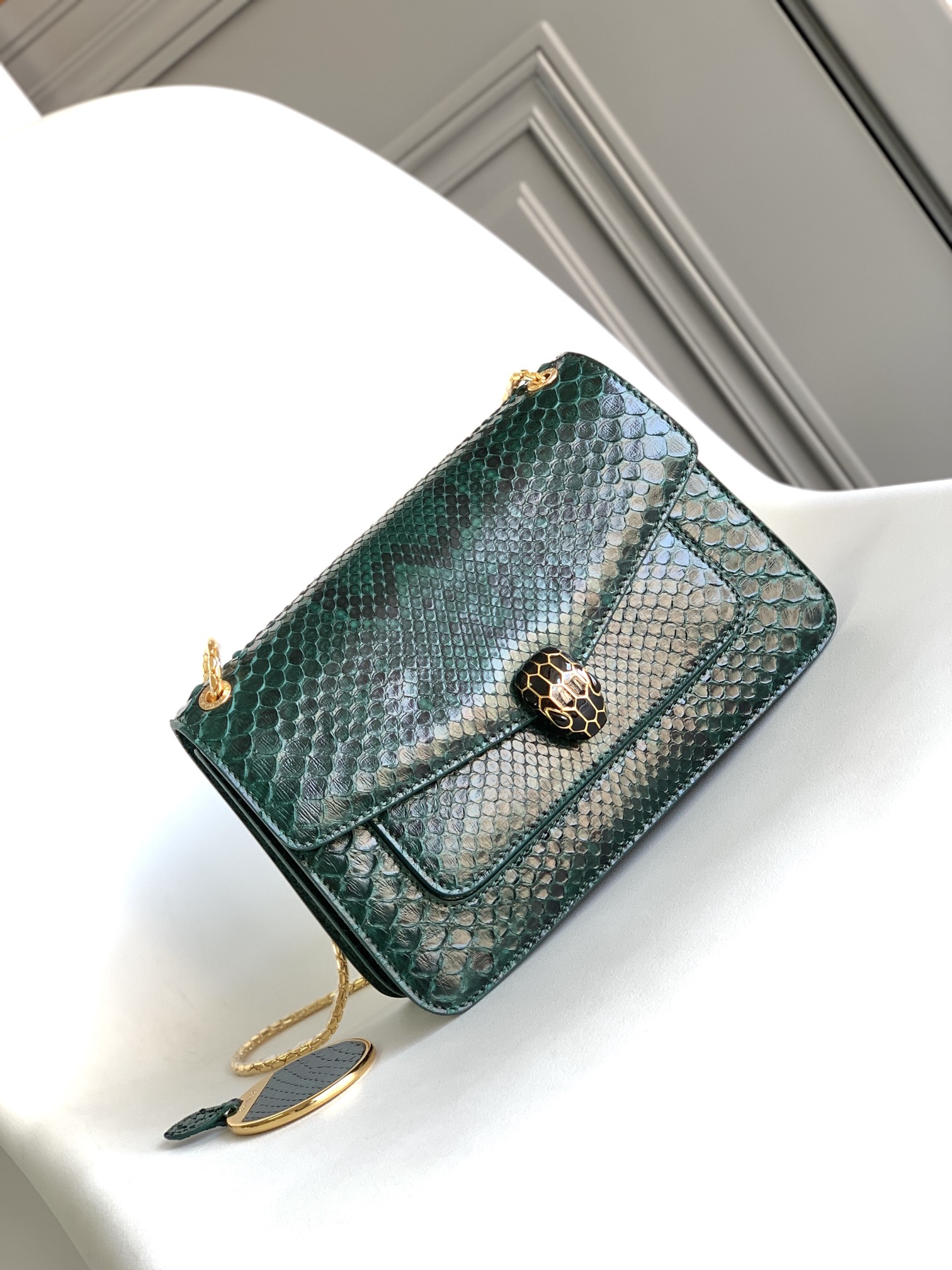 Bulgari leather crossbody bag Bvlgari Green in Leather -Bvlgari 00069