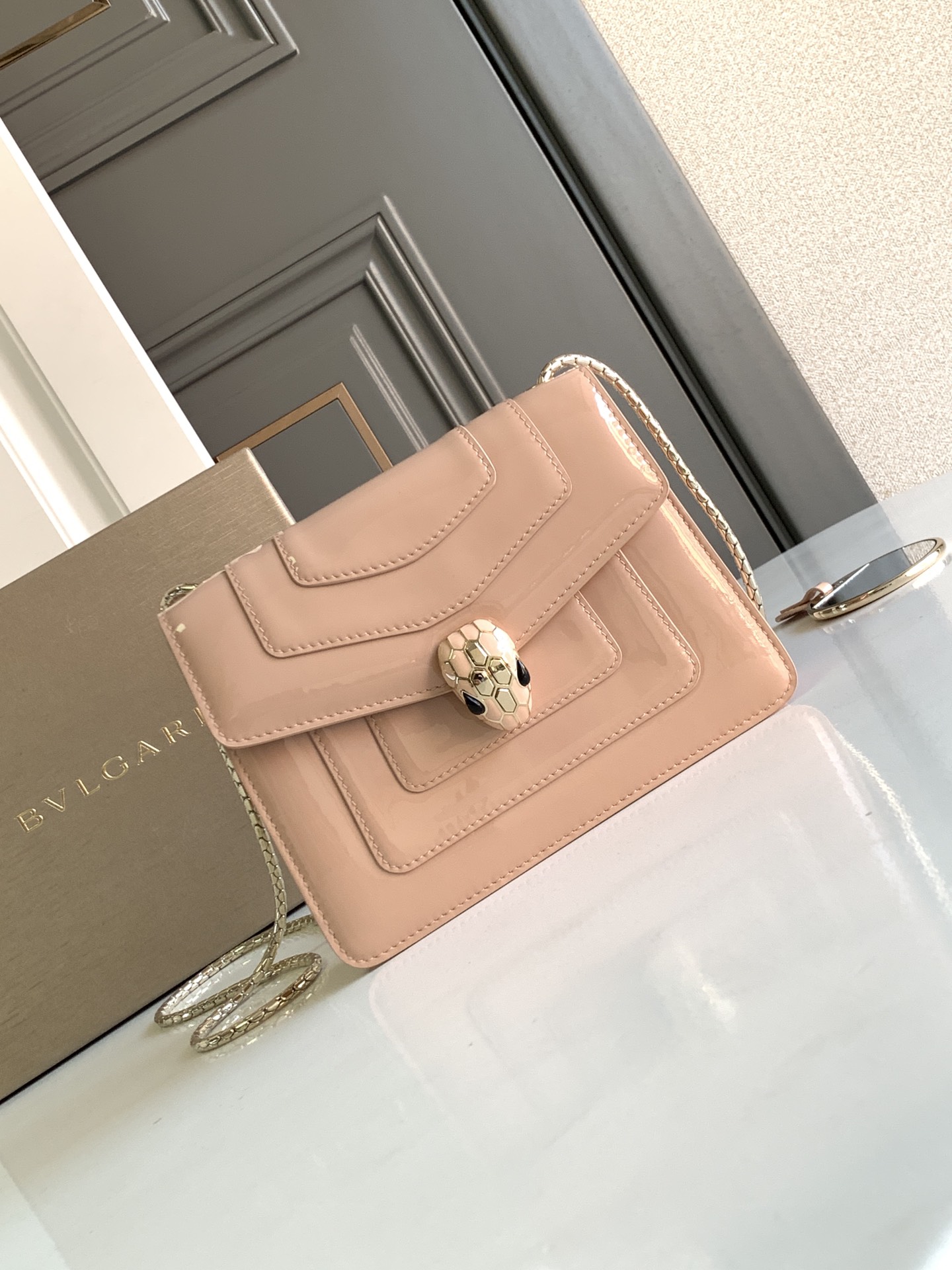Bvlgari Bvlgari Serpenti Forever Chain Shoulder Bag Leather