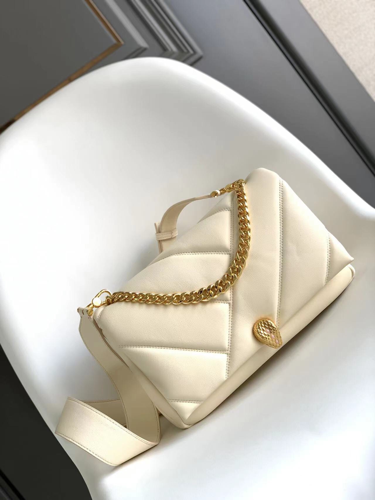 https://blinggal.shop/wp-content/uploads/2025/08/bvlgari-4449-jj0rc.jpg
