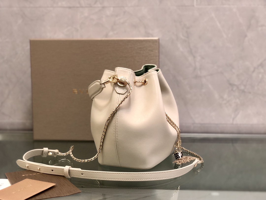 Bvlgari Leather Serpenti Bucket Bag – Neutrals Bucket Bags, Handbags – BUL52875