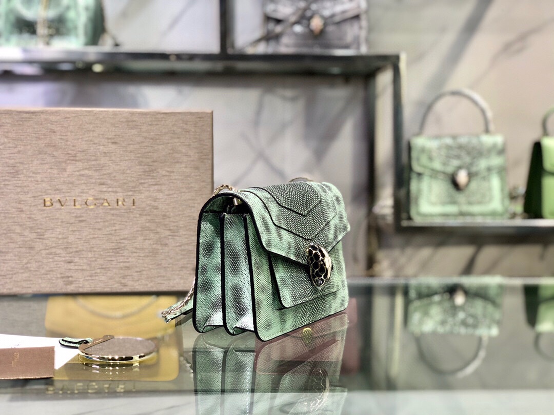Bvlgari Serpenti Forever Mini Bolso BVLGARI de color Verde |