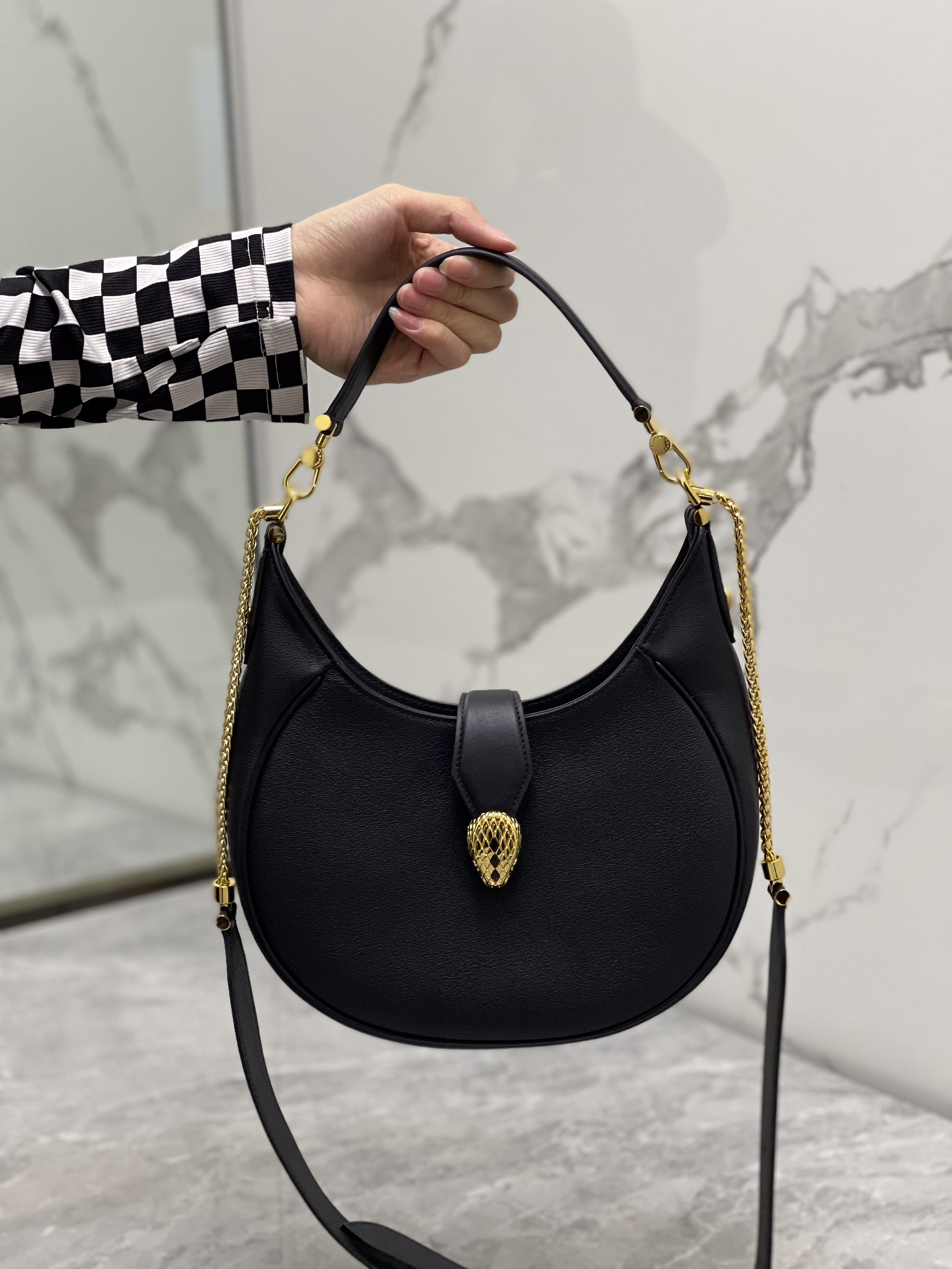 Bvlgari Leather Medium Serpenti Ellipse Bag – Black