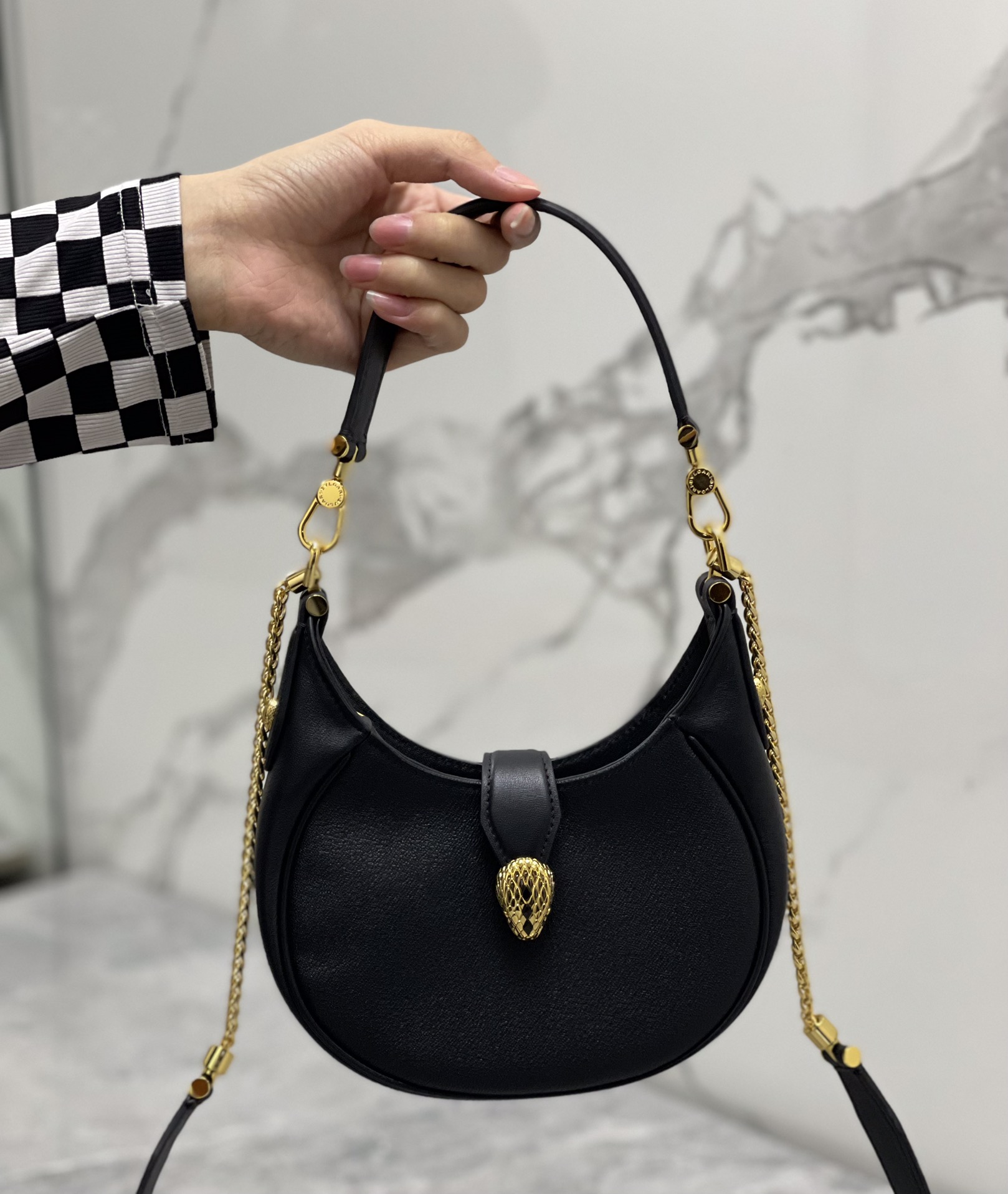 Bvlgari Leather Medium Serpenti Ellipse Bag – Black