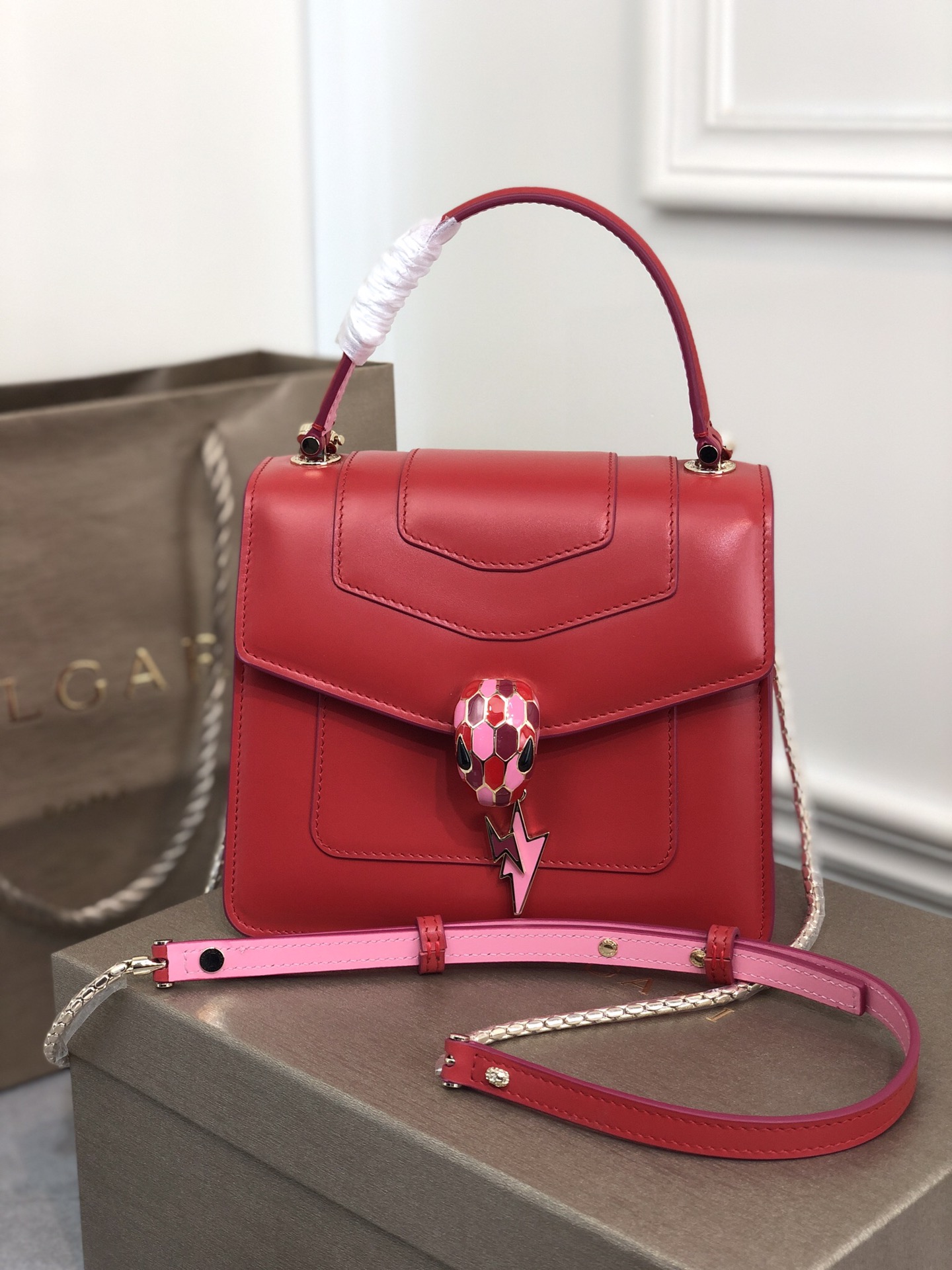 Serpenti leather handbag Bvlgari Red in Leather – 47353066