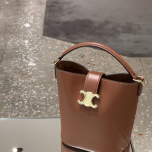 Celine MEDIUM BUCKET LOUISE IN SMOOTH CALFSKIN – TAN |