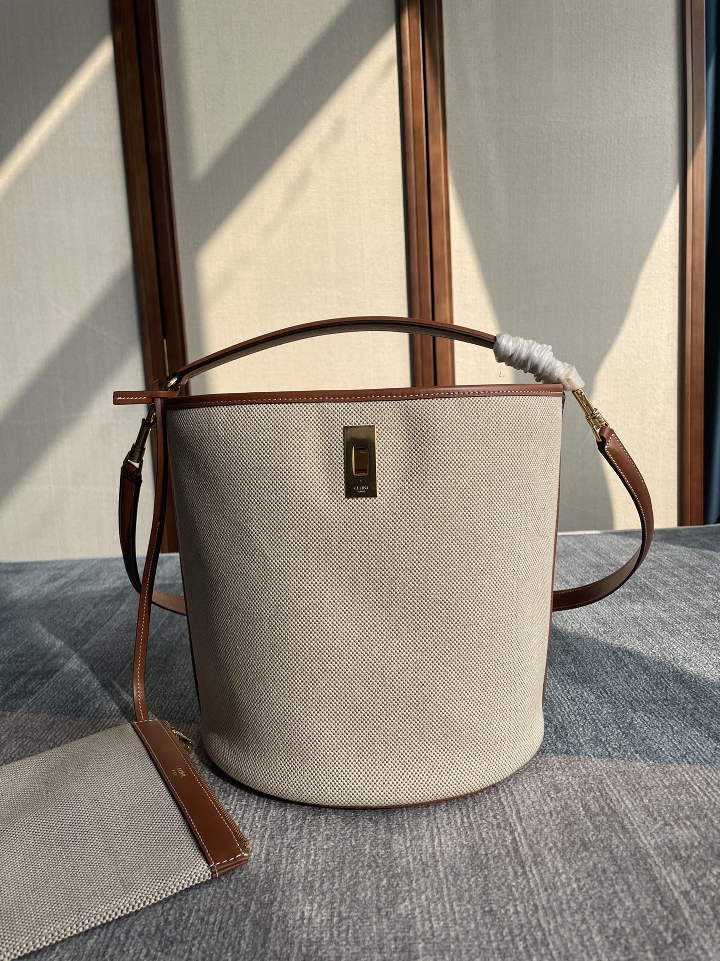 Celine 2021 Bucket 16 w/ Pouch w/ Tags – Neutrals Bucket Bags, Handbags – CEL191037 | The