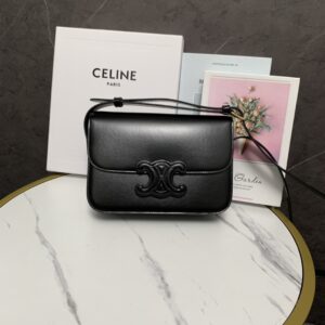 Celine CLASSIQUE TRIOMPHE BAG IN shiny calfskin – BLACK