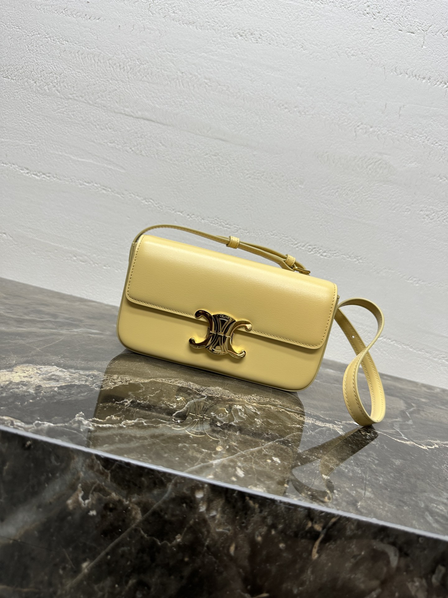 CELINE Shiny Calfskin Triomphe Shoulder Bag Papyrus 1671341 |