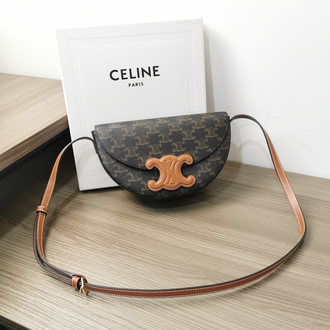 Celine Besace Cuir Bag Triomphe Canvas Tan