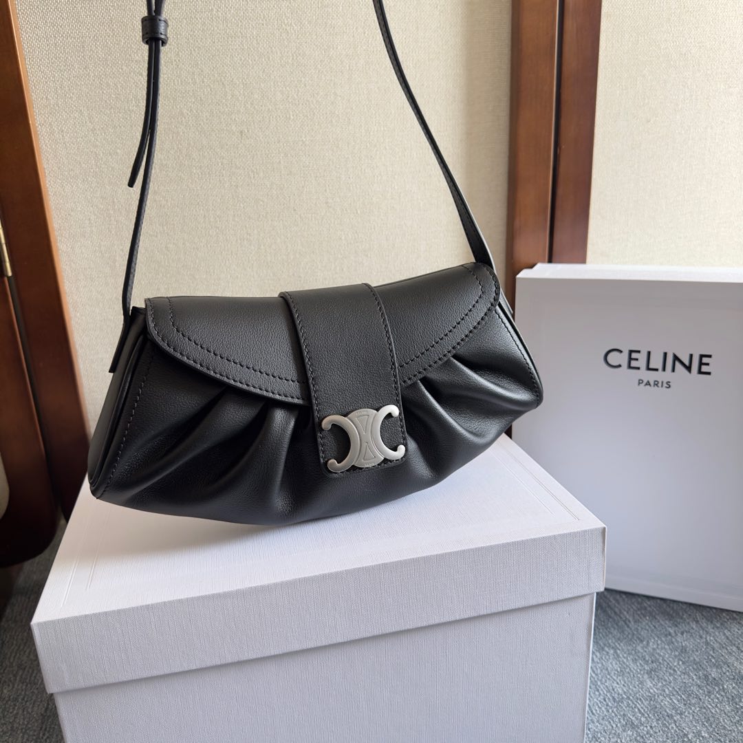 CELINE Supple Grained Calfskin Medium Polly Black 1626715