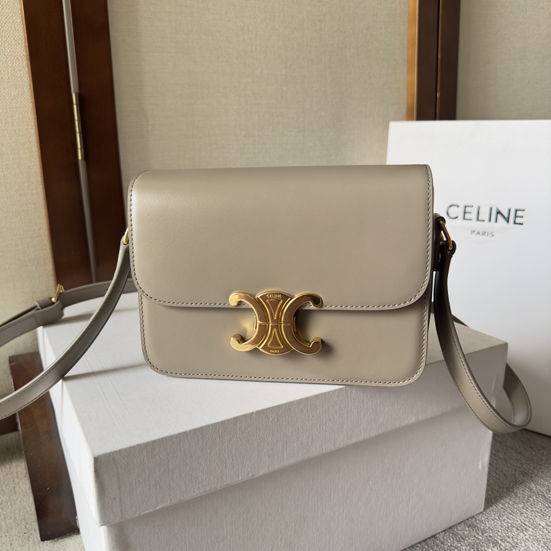 Celine TEEN TRIOMPHE BAG IN shiny calfskin – Modern Taupe |